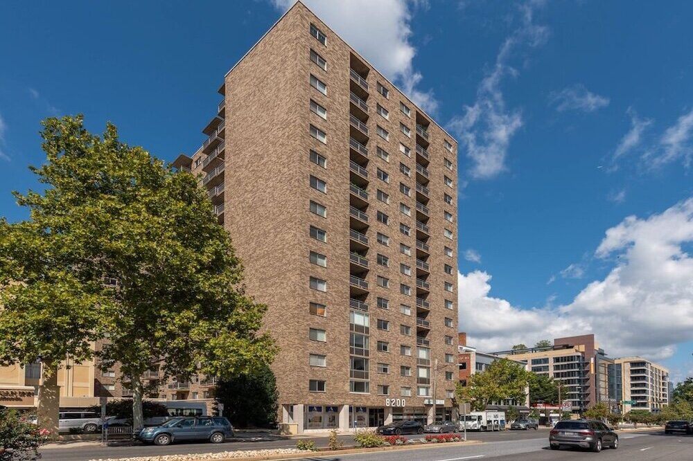 8201 Wisc Exterior 1